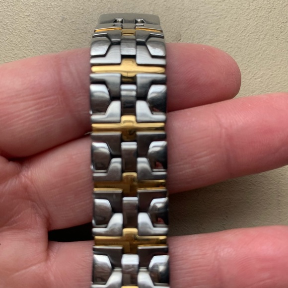 Movado Museum Watch Women - Picture 2 of 3